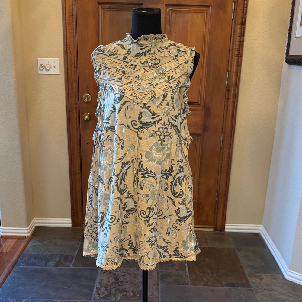 Chic Cream and Gray Patterned Midi Dress